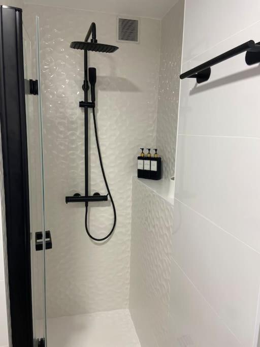 Leonmisol Apartment Bagian luar foto