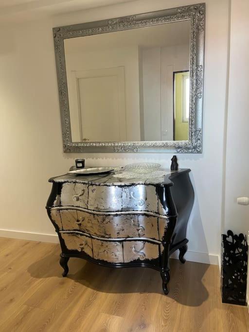 Leonmisol Apartment Bagian luar foto